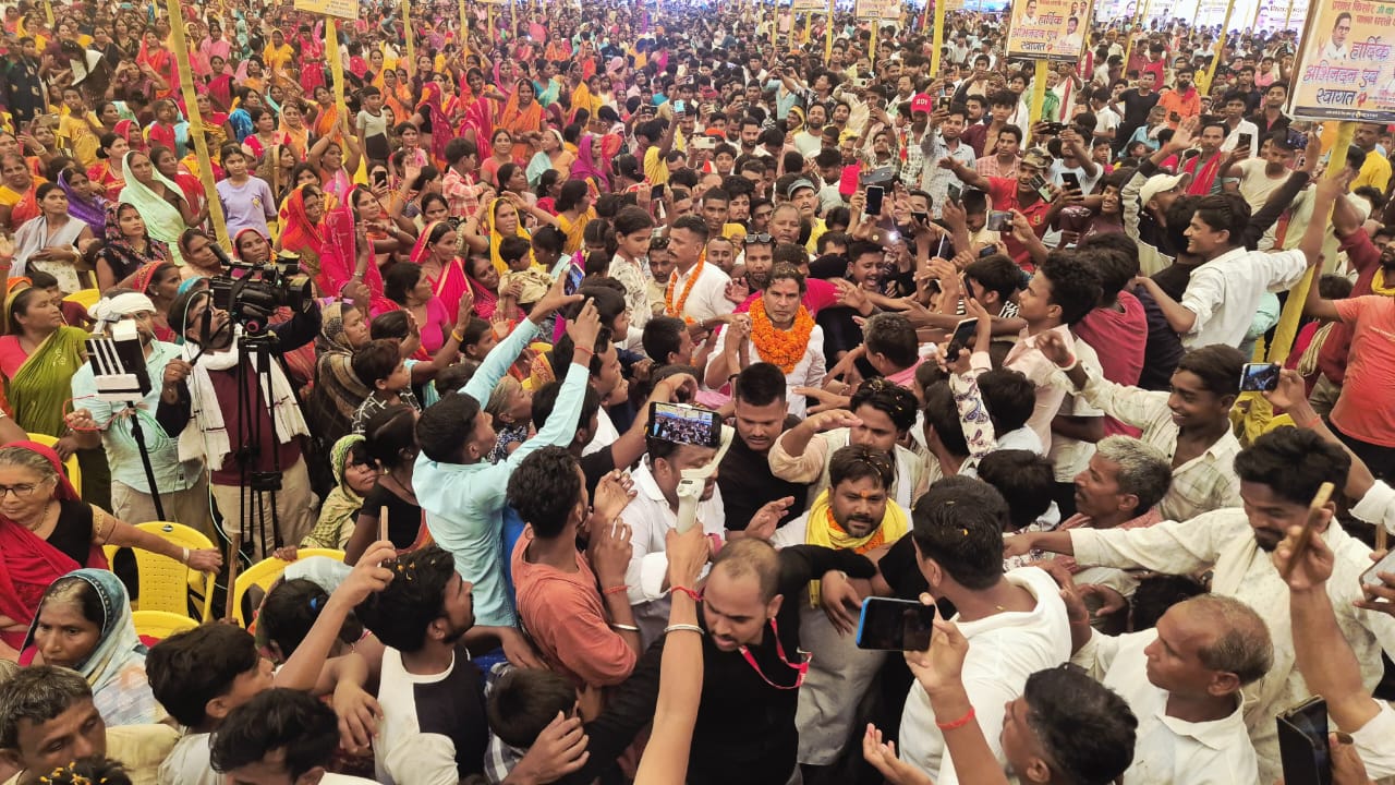 बैरिया में प्रशांत किशोर का एनडीए पर हमला, बिहार में डबल इंजन की सरकार, बावजूद इसके बिहार के बच्चो के शरीर पर सूती कपड़ा या पैरों में चप्पल नहीं 