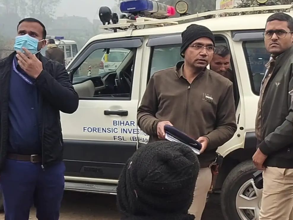 लोहियरिया चौक पर उमा इंटरप्राइजेज में चोरी