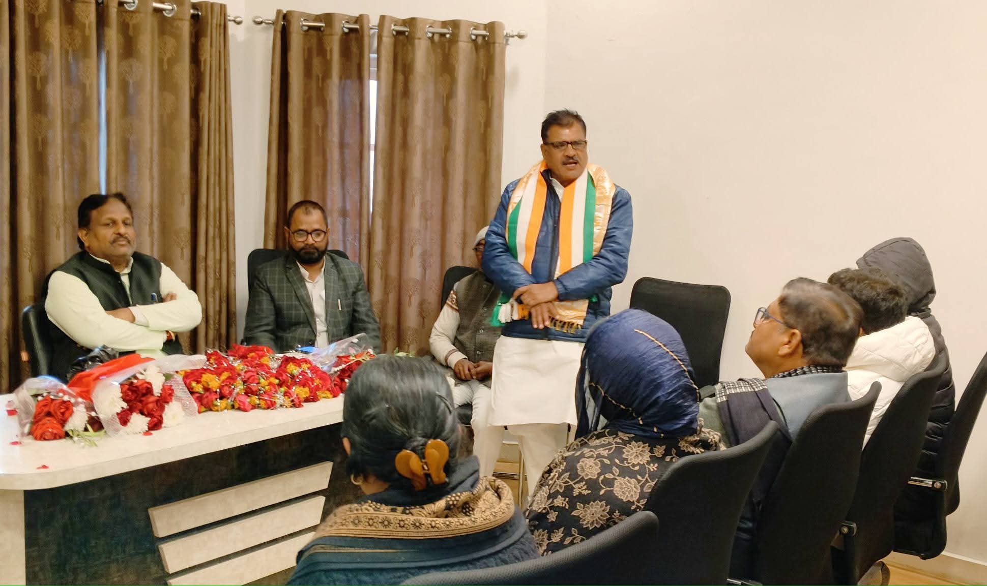 “मनरेगा बचाओ संग्राम” अमेठी के कोऑर्डिनेटर रामलखन शुक्ला का जिला कांग्रेस कमेटी ने भव्य स्वागत किया