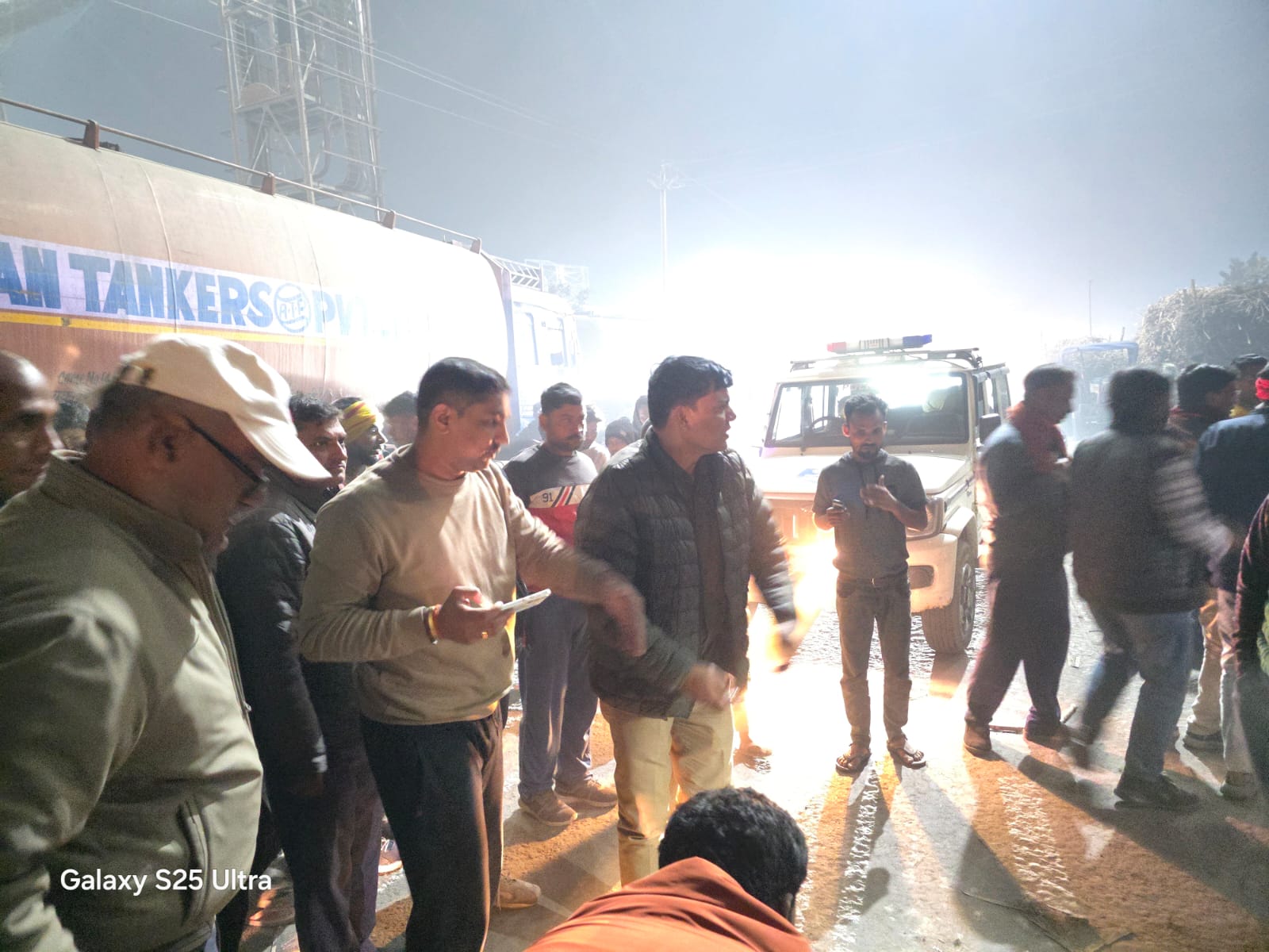 गन्ना लदी ट्रैक्टर ट्रॉली से किशोर की मौत