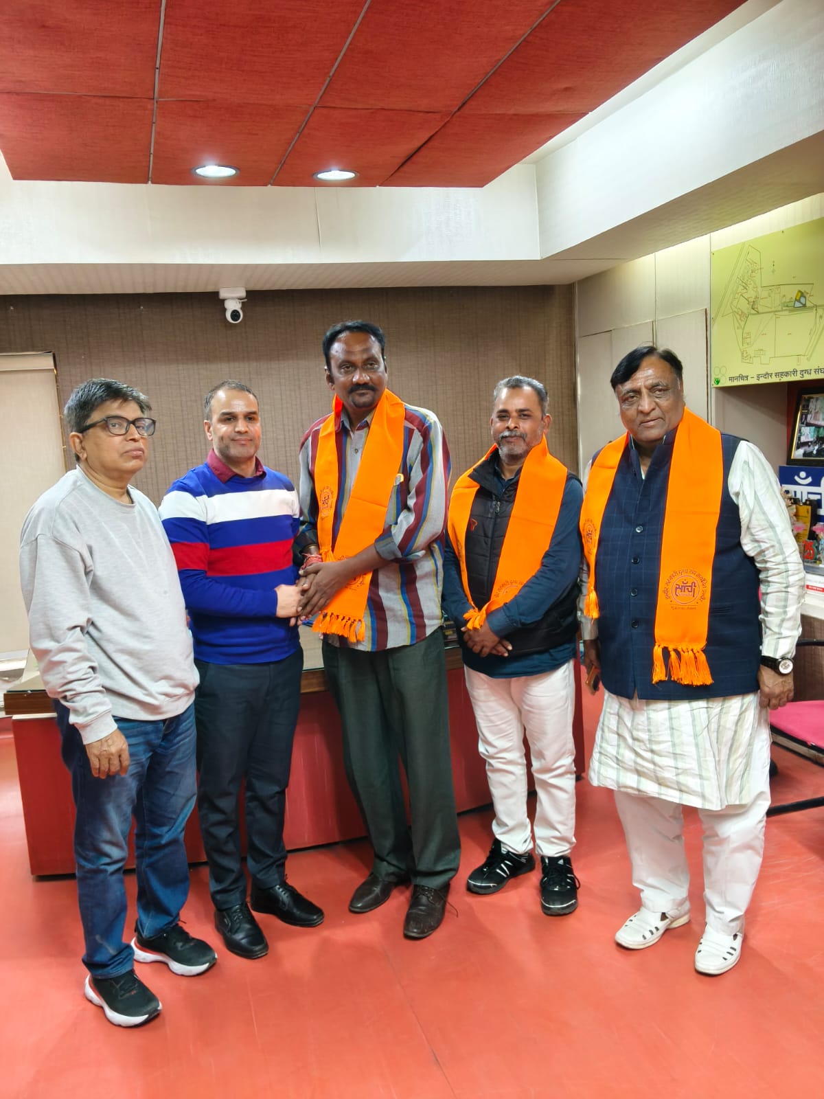 साँची दूध संघ के सीईओ के साथ पशुपालन और दूध उत्पादन में वृद्धि के दृष्टिगत महत्वपूर्ण बैठक सम्पन्न