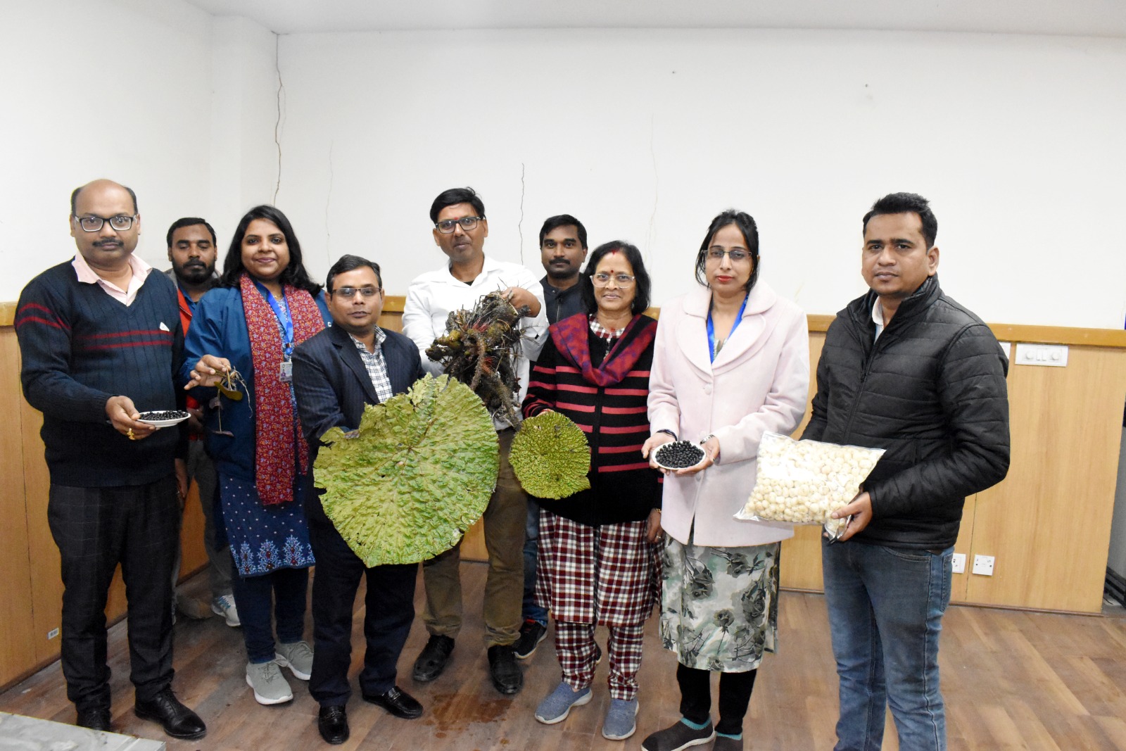 स्पाइन-फ्री मखाना की उम्मीद: बीएयु वैज्ञानिक को पीएम रिसर्च ग्रांट