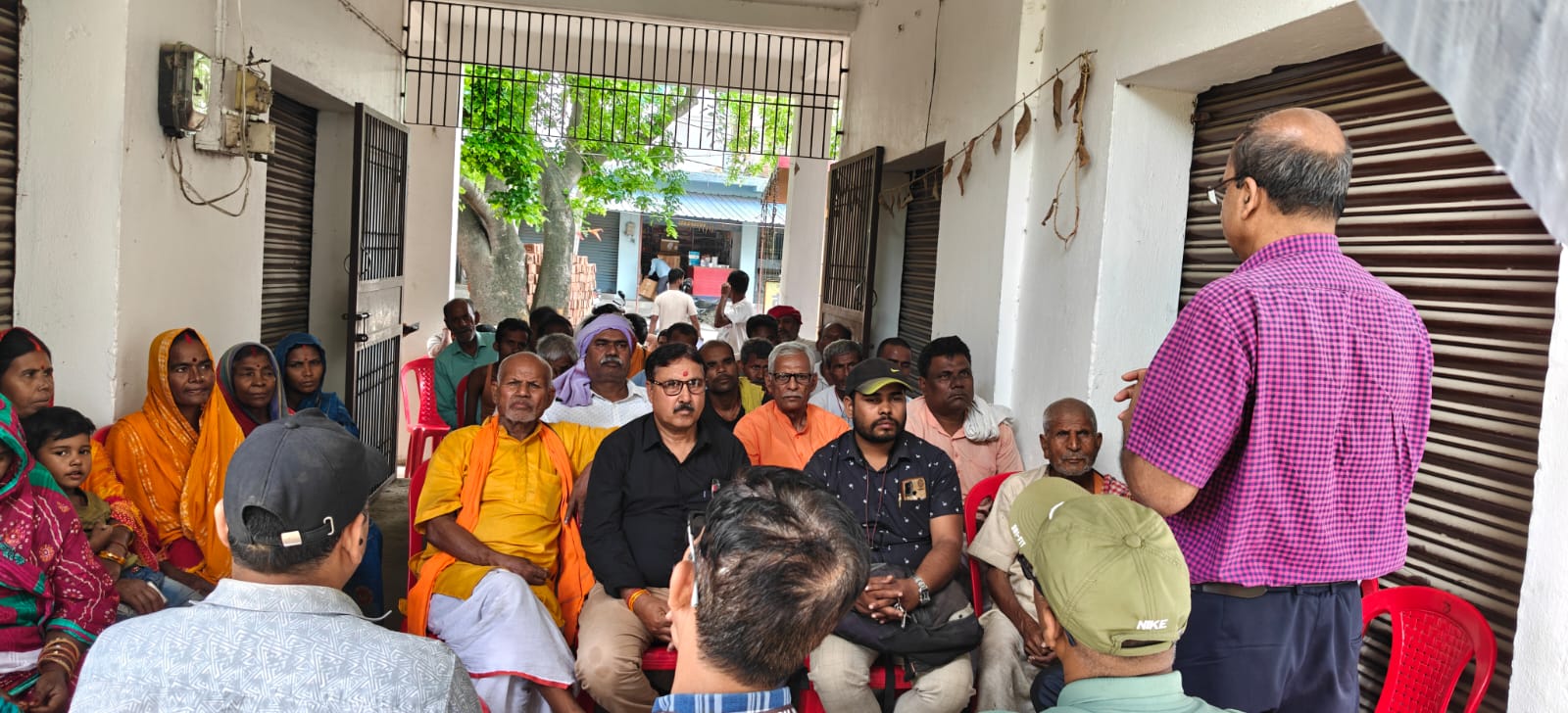 मोतिहारी के पतौरा गाँव में संतुलित उर्वरक उपयोग एवं हरी खाद पर जागरूकता कार्यक्रम का आयोजन 