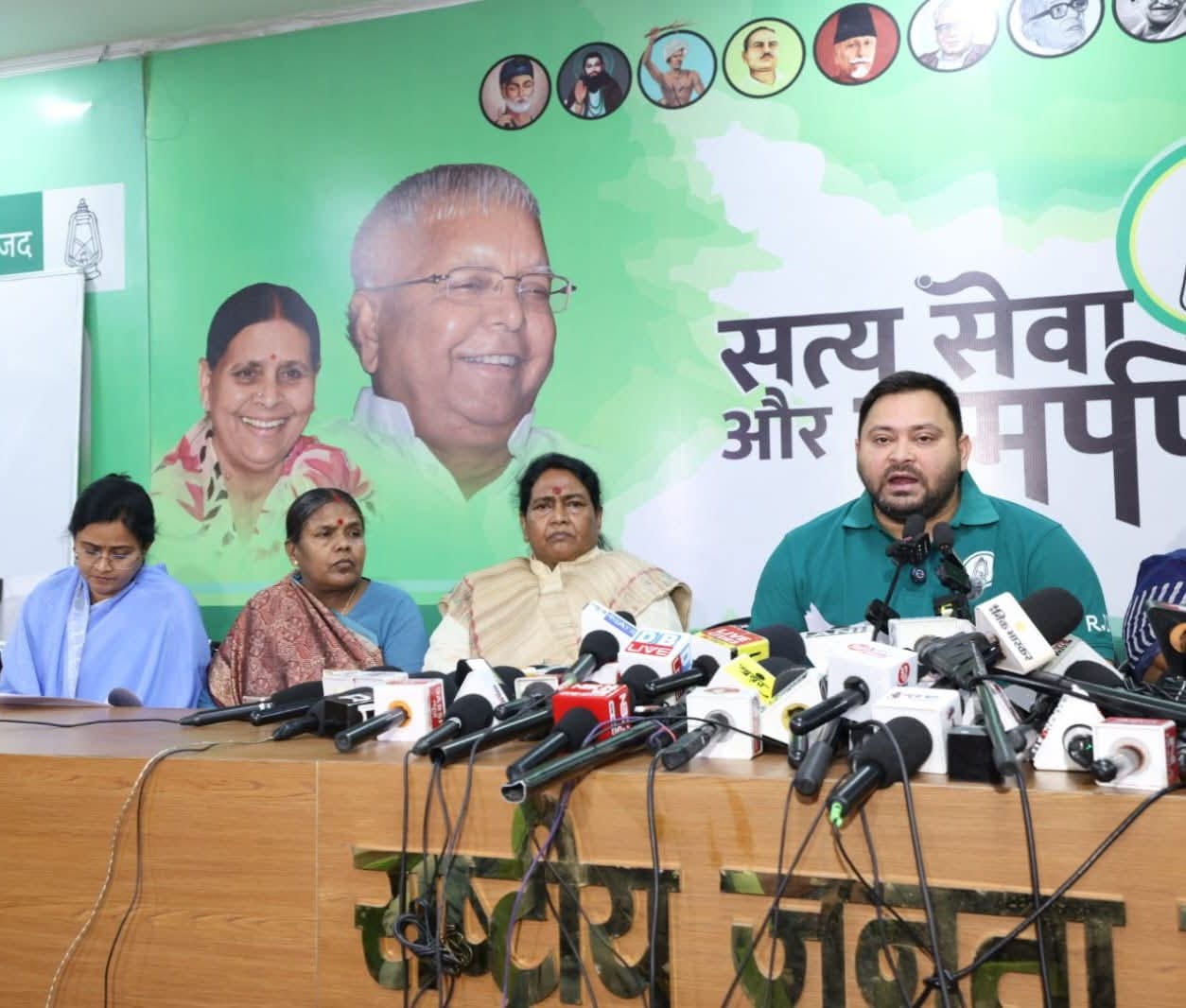 बिहार में बढ़ते अपराध व महिलाओं पर अत्याचार के विरुद्ध सड़क से लेकर सदन तक राजद करेगा आंदोलन  : तेजस्वी प्रसाद यादव