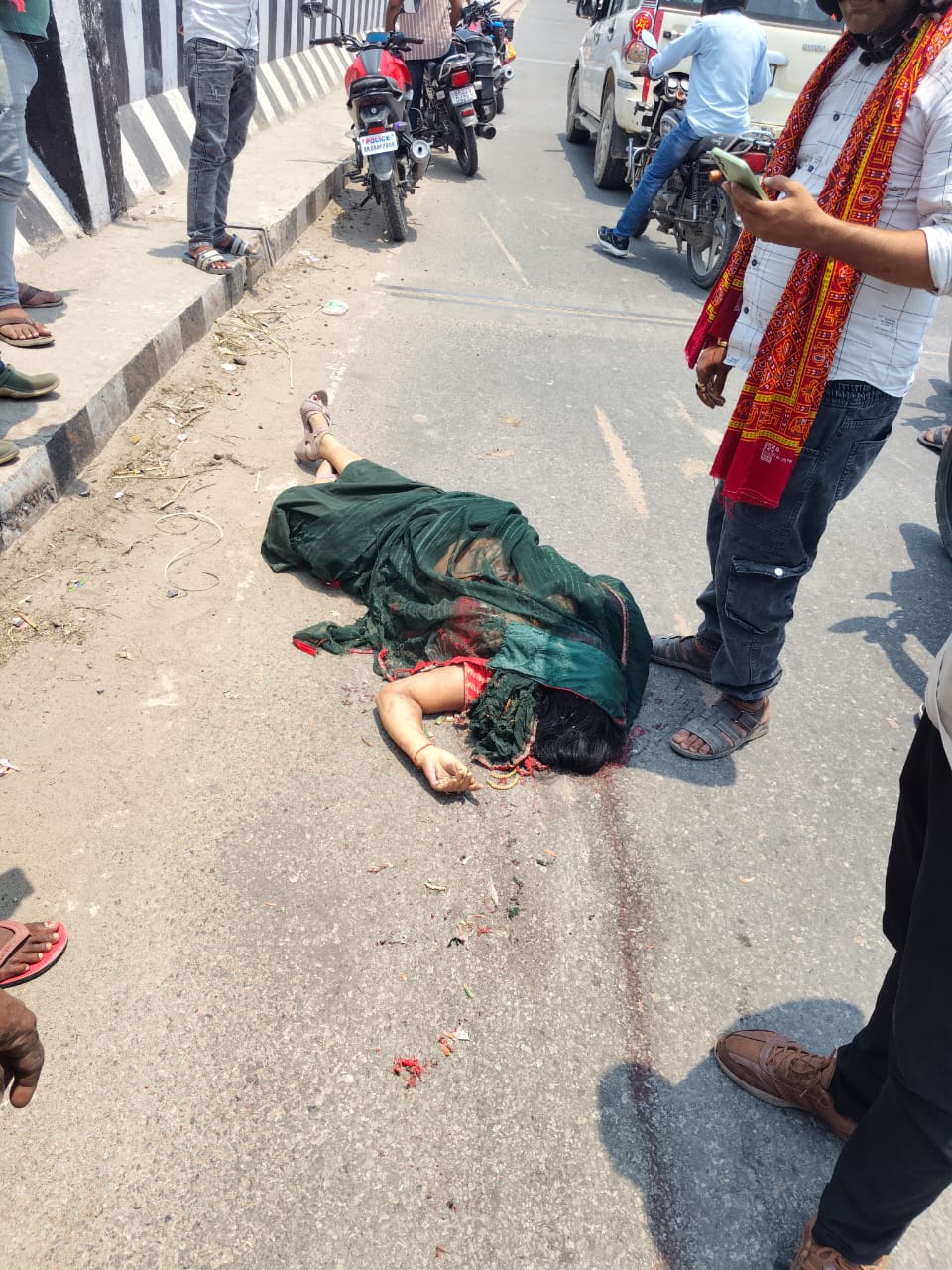 बेतिया छावनी फ्लाई ओवर दुर्घटना में फिर एक मौत, इसका श्रेय लेने कौन आगे आएंगे…? 