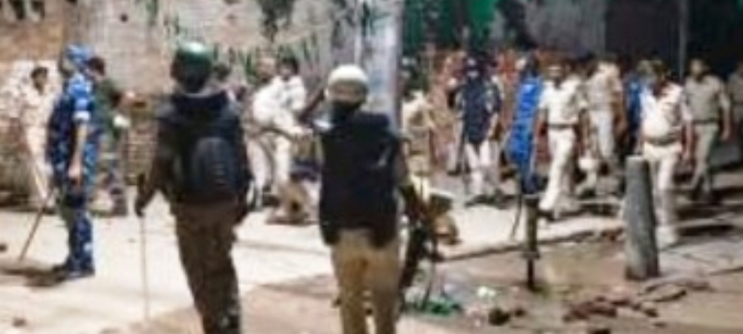 रामनगर में हिंसक झड़प, दो पक्ष में पत्थरबाजी, दो पुलिसकर्मी व कई अन्य घायल