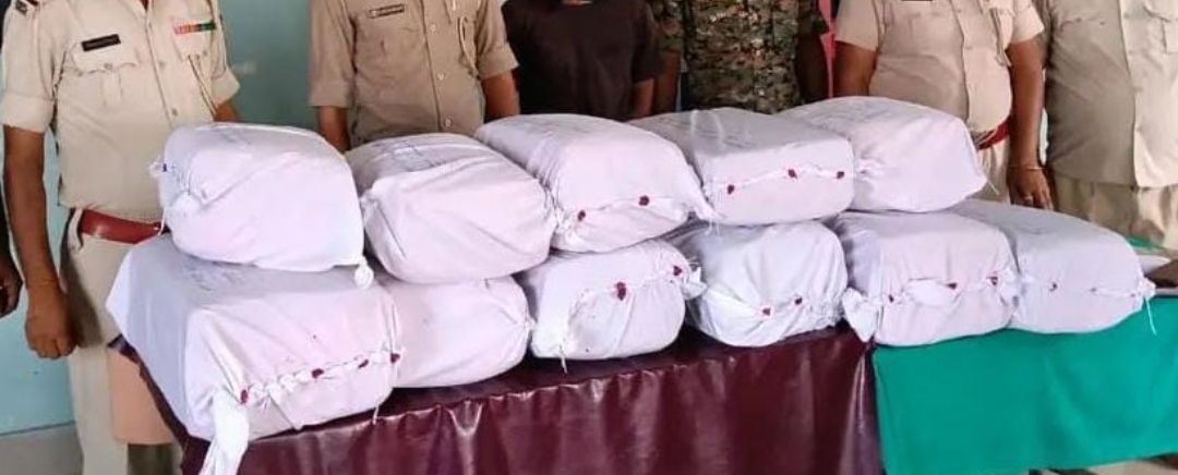 बेतिया पुलिस की सक्रियता से विगत 24 घंटा में 33 को गिरफ्तारी, एक बाइक बरामद, 20 हजार रुपये दण्ड राशि की वसूली   