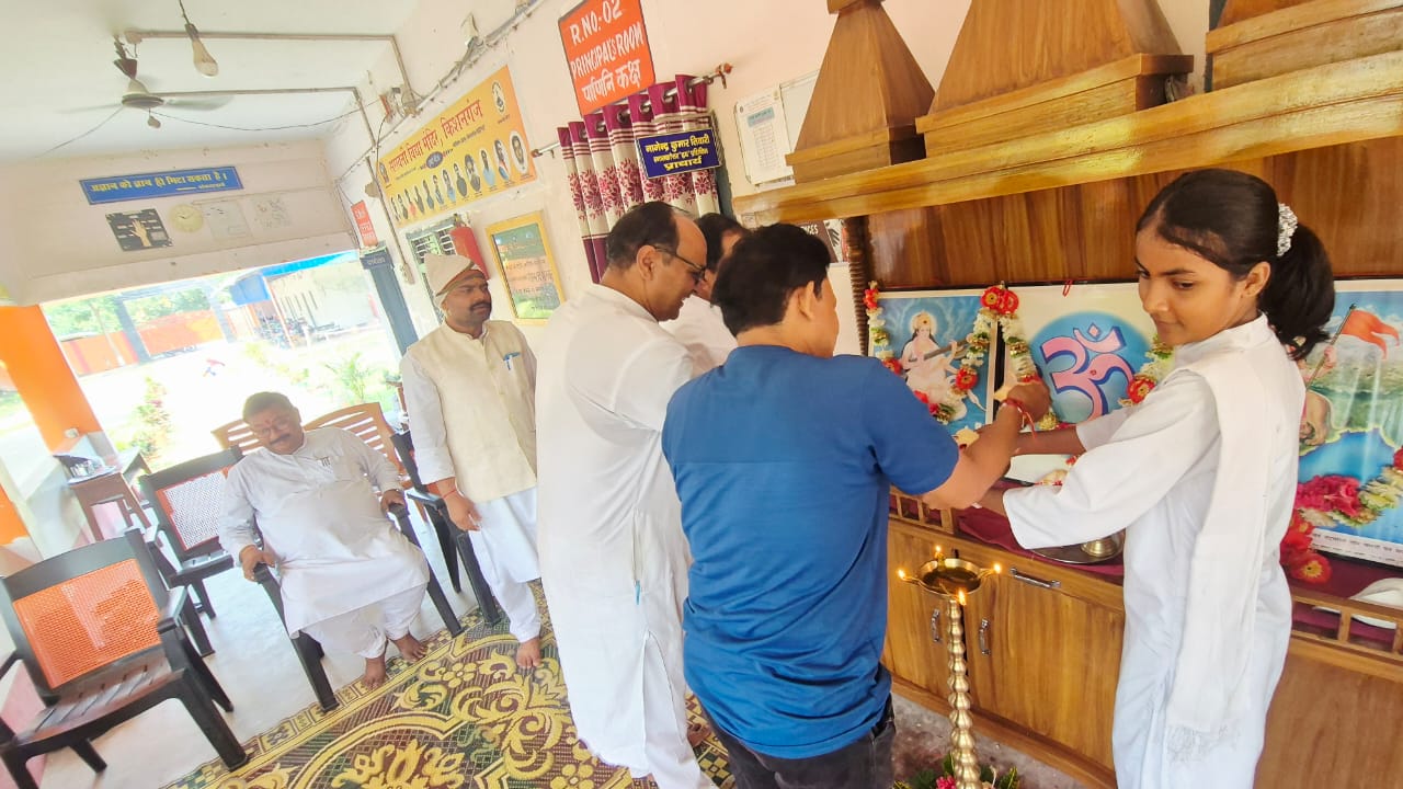राधाष्टमी के रंग में रंगी सरस्वती विद्या मंदिर की वंदना सभा मोतीबाग