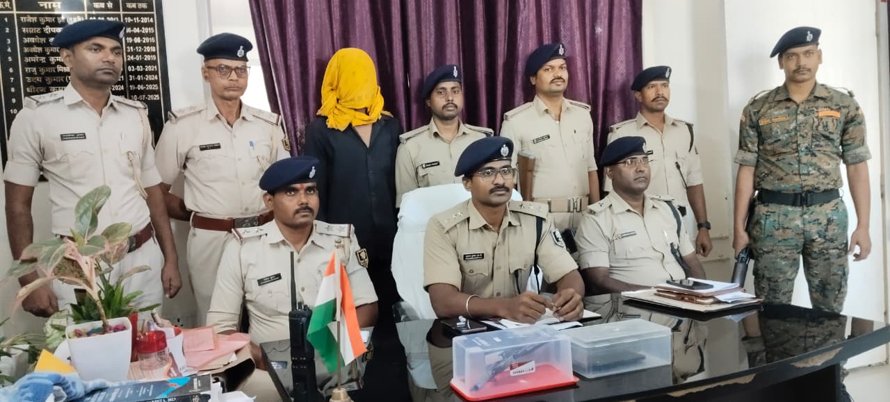 बेतिया पुलिस के साठी थाना की कार्रवाई में अवैध देशी कट्टा, जिंदा कारतूस और बाइक के साथ एक गिरफ्तार